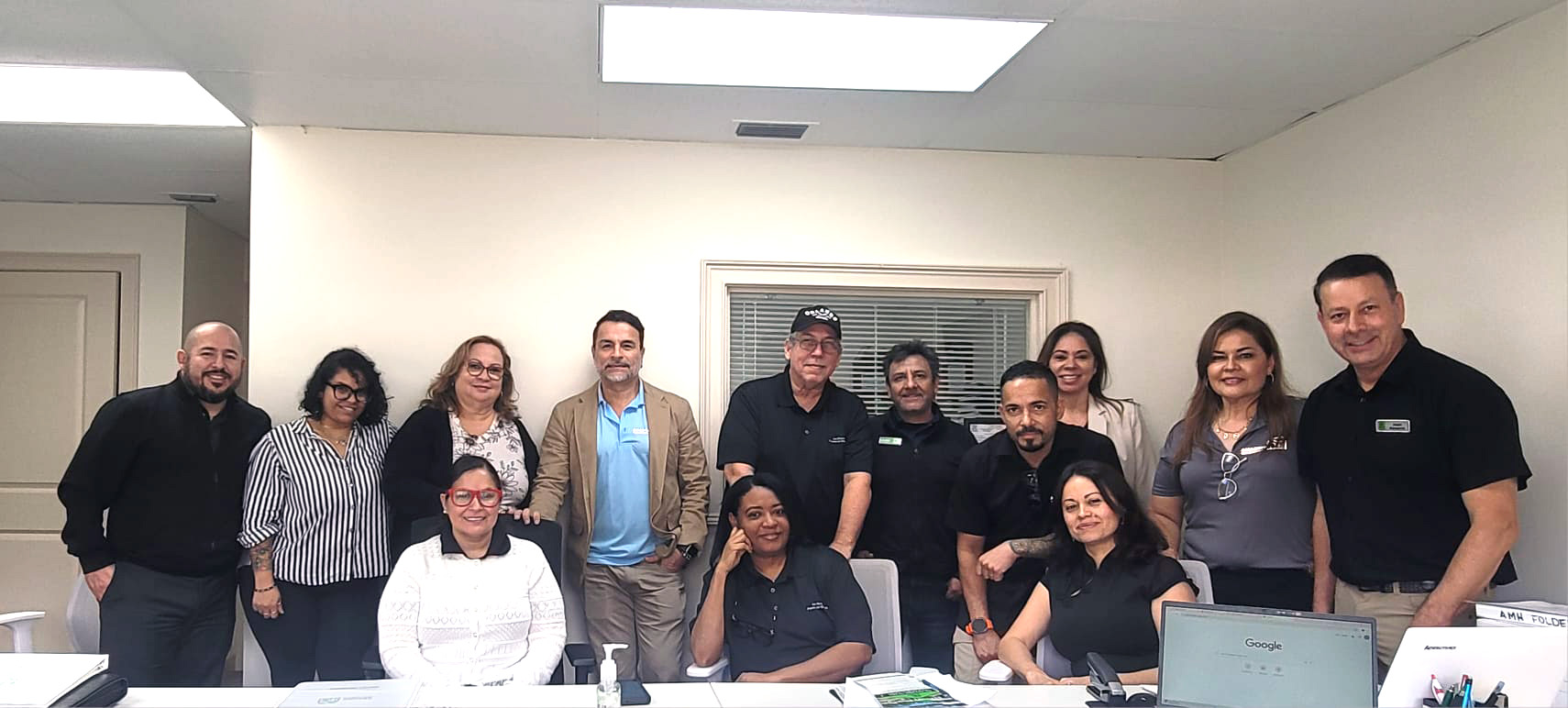 Group photo of Amazing Mobile Homes team